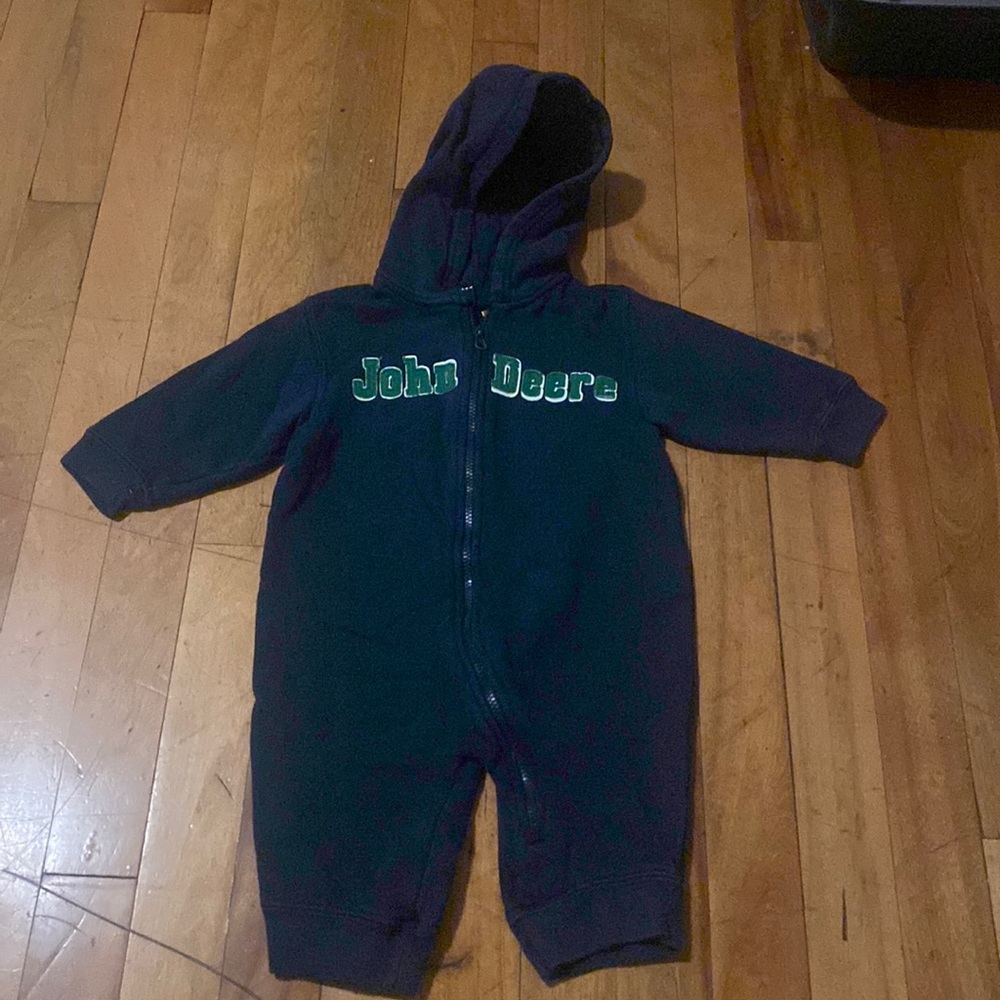 John Deer Onesie. 6-9 months. Super cute and warm. Well made and barely worn.